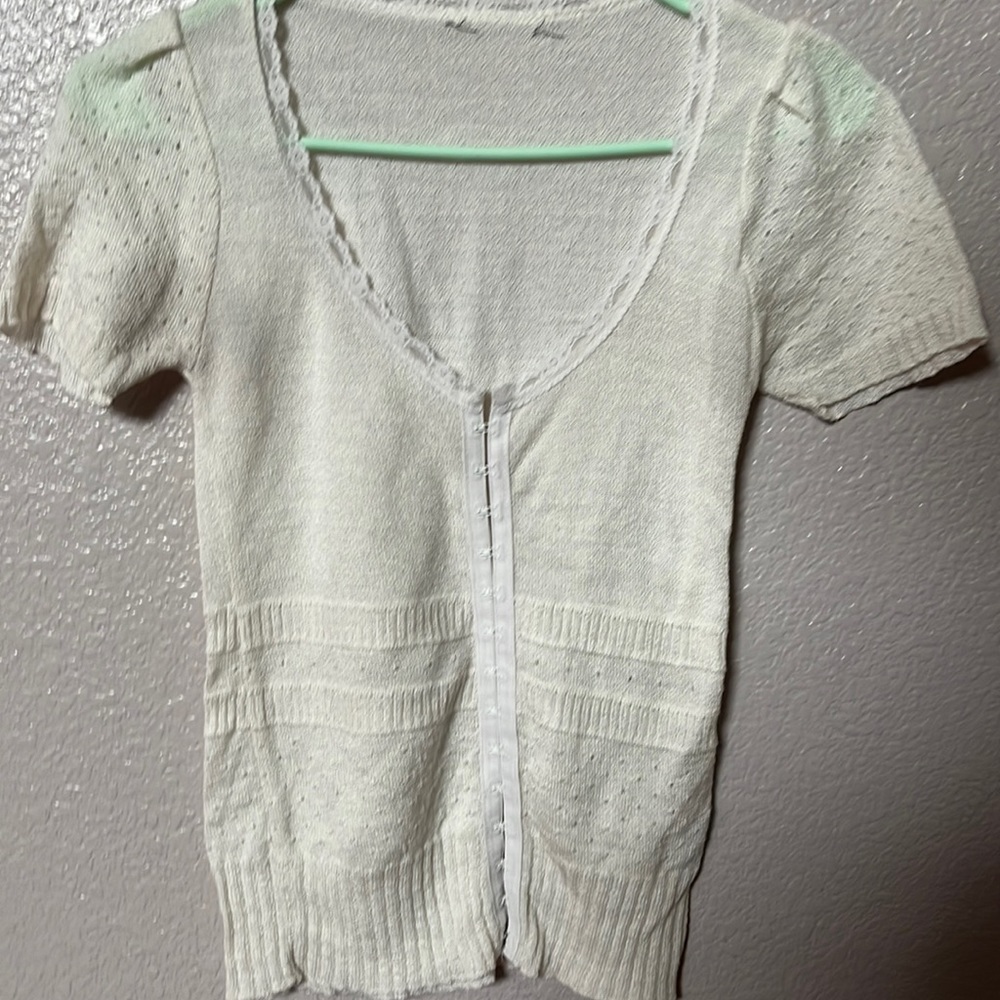 Hooked knitted corset with lace